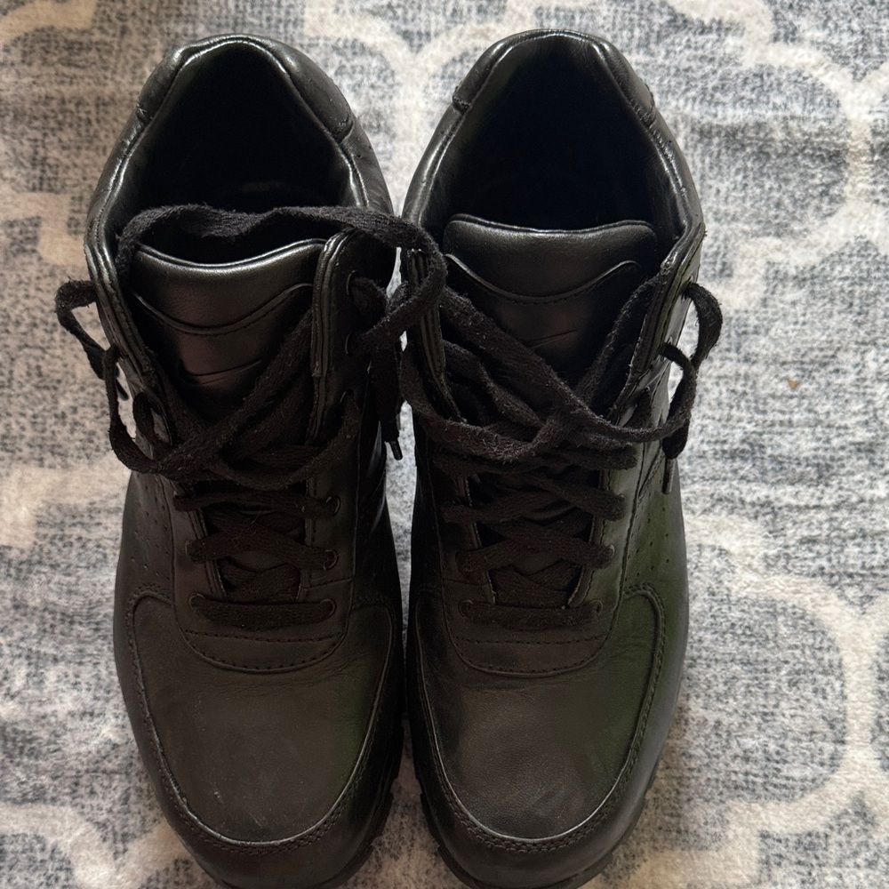 Nike All-Black Men's Athletic Lace-Up Sneakers